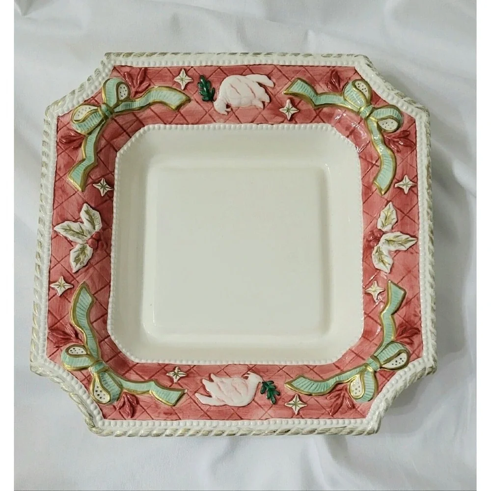 Vintage Claire Burke Holiday Collectibles 2001 Christmas Holly Ribbon Dish